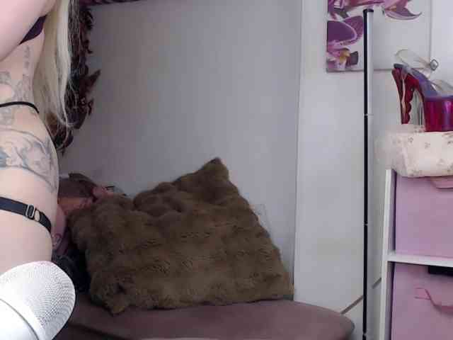 Modella: ElyinkPornsta