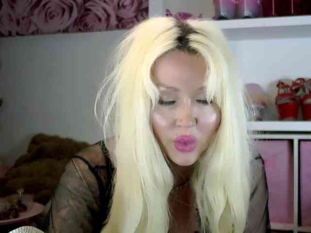 Modella: ElyinkPornsta