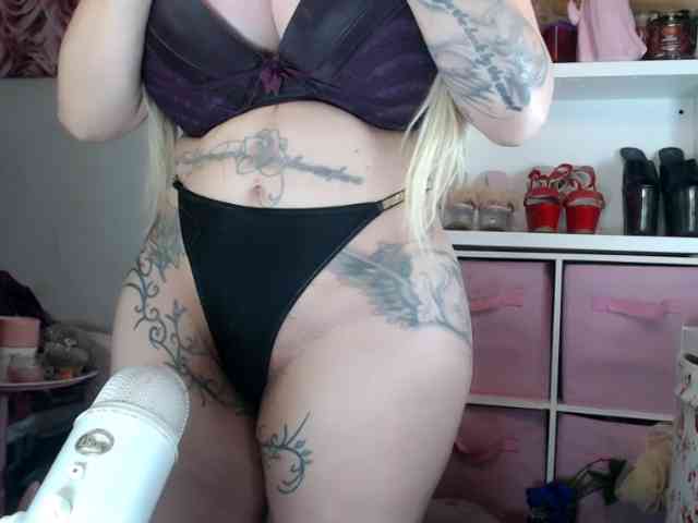 Modella: ElyinkPornsta