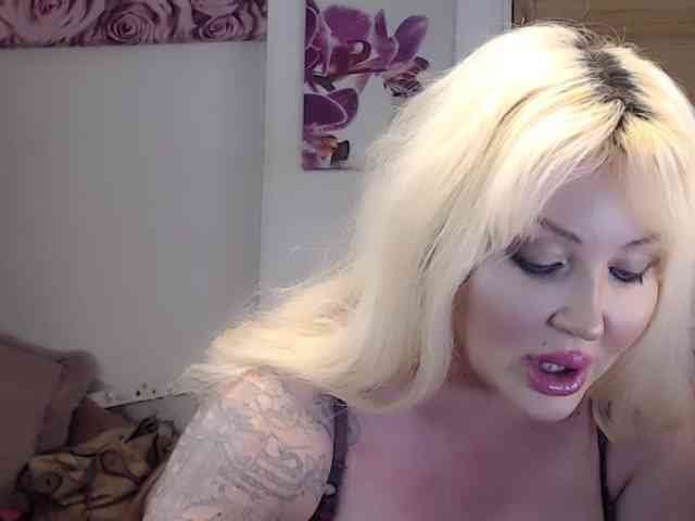 ElyinkPornsta webcam