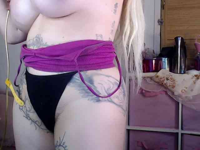 ElyinkPornsta webcam