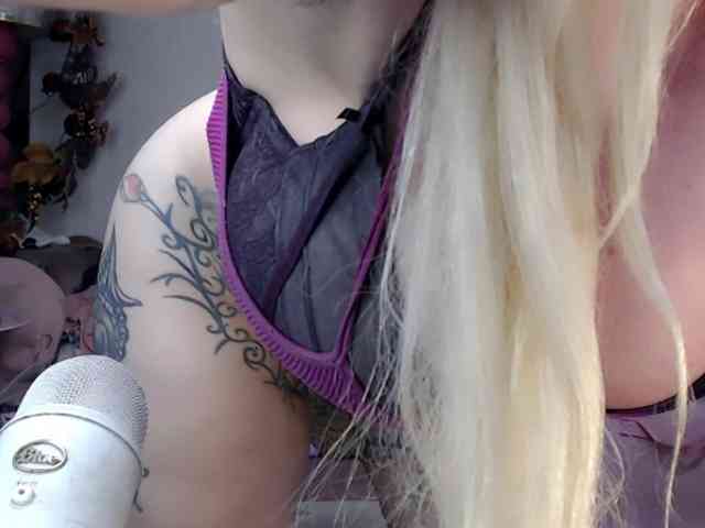 ElyinkPornsta webcam