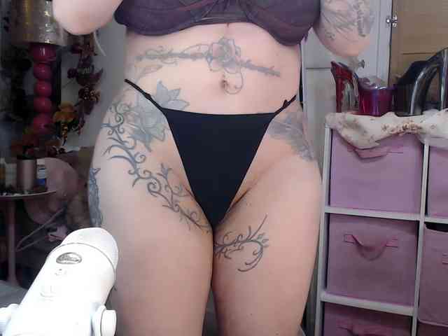 ElyinkPornsta webcam