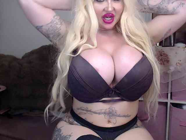 ElyinkPornsta