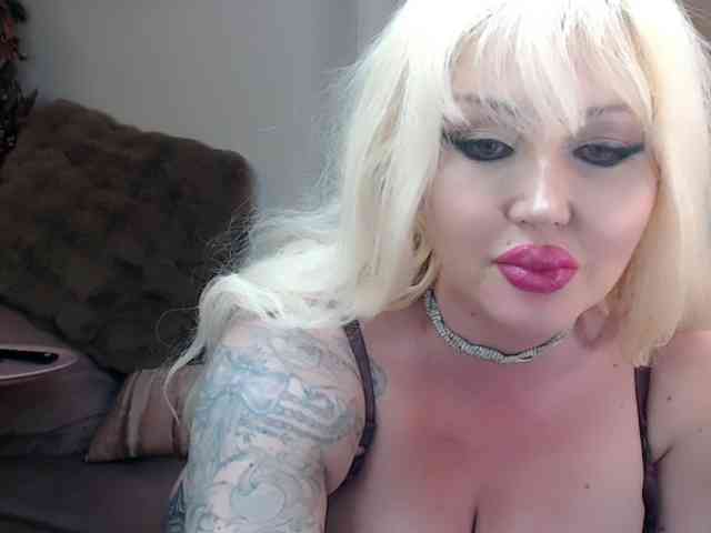 ElyinkPornsta webcam