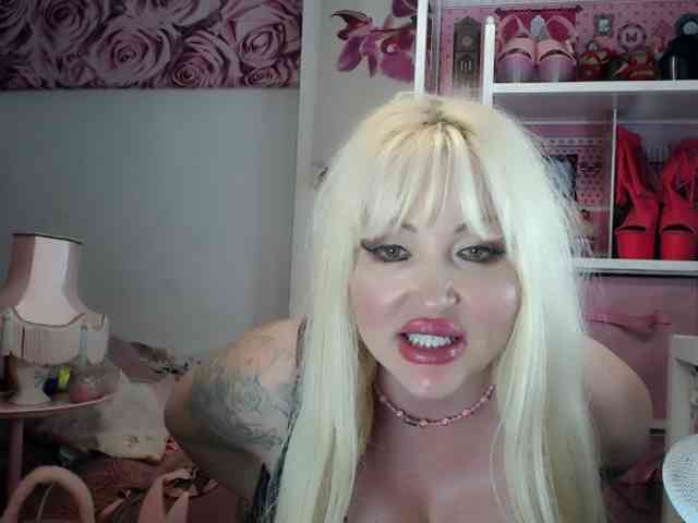 webcam striptease ElyinkPornsta