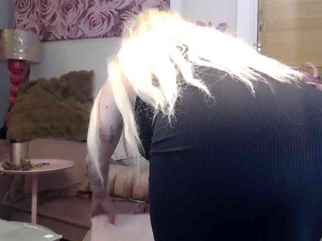 ElyinkPornsta webcam