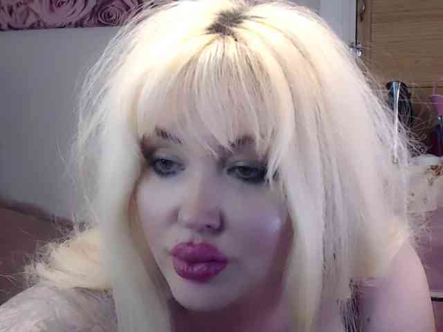 ElyinkPornsta webcam