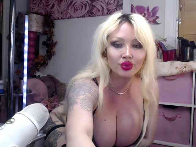 Modella: ElyinkPornsta