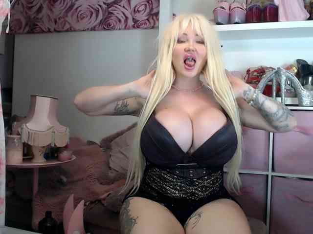 Modella: ElyinkPornsta