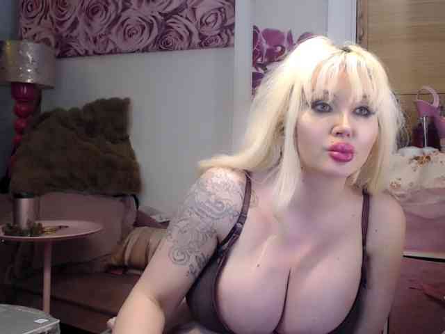 ElyinkPornsta webcam