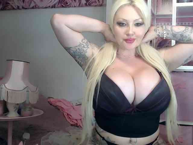 ElyinkPornsta webcam