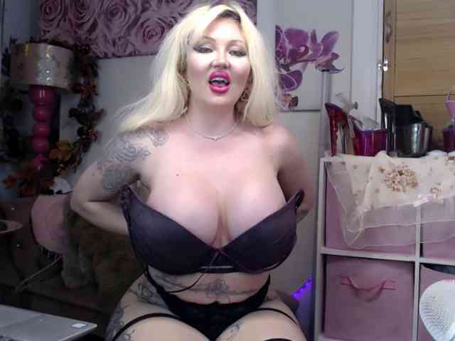 ElyinkPornsta webcam
