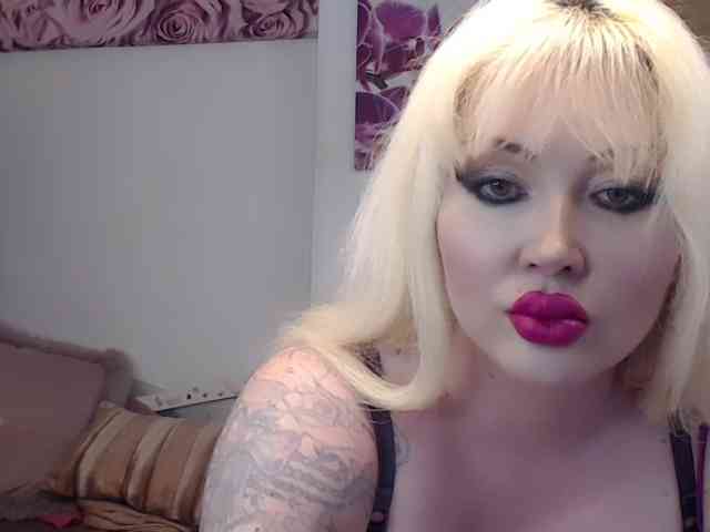 ElyinkPornsta webcam