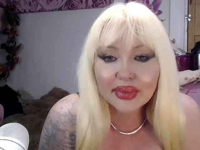 Modella: ElyinkPornsta