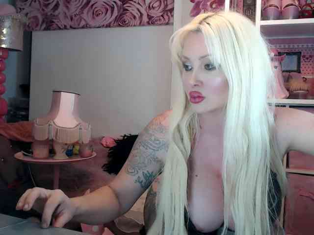 Modella: ElyinkPornsta