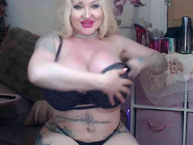 ElyinkPornsta webcam