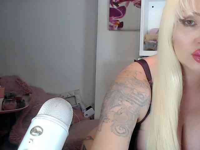 Modella: ElyinkPornsta