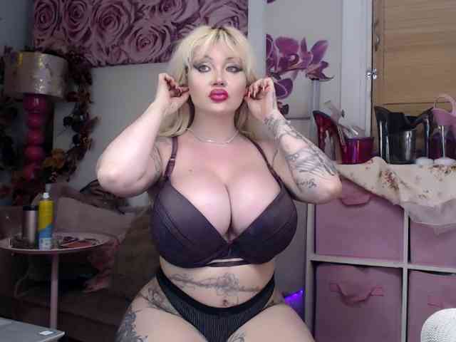 Modella: ElyinkPornsta