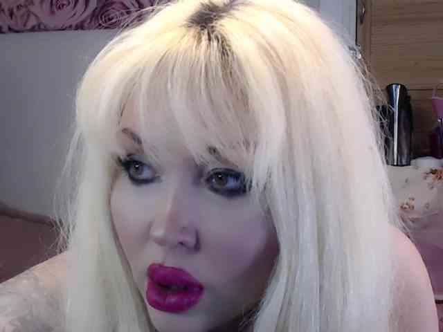 ElyinkPornsta webcam