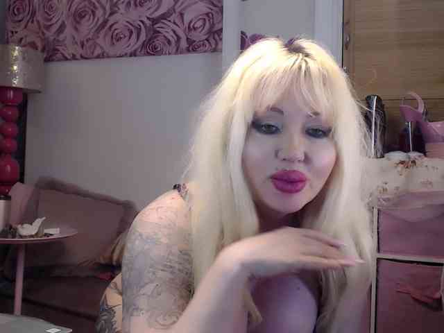 ElyinkPornsta webcam