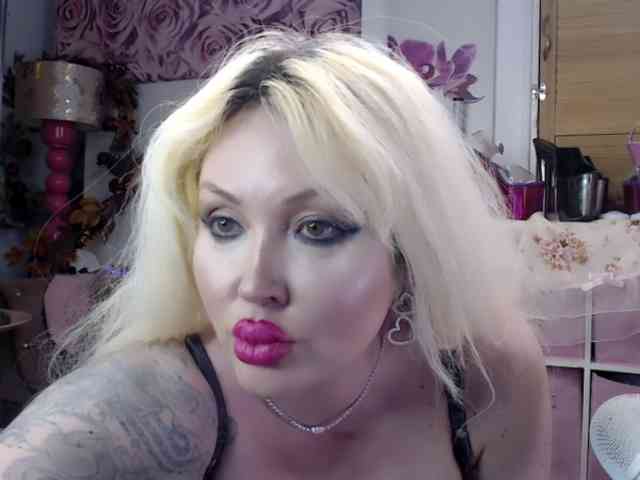 ElyinkPornsta webcam