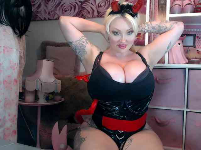 Modella: ElyinkPornsta