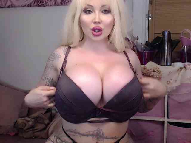 ElyinkPornsta webcam