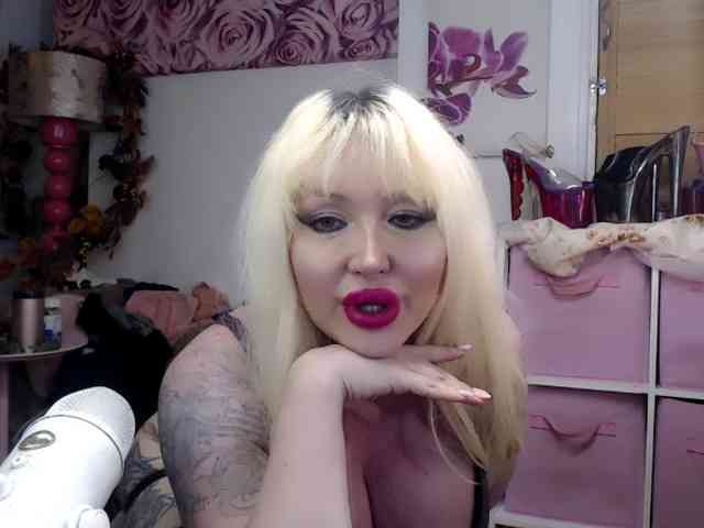 ElyinkPornsta webcam