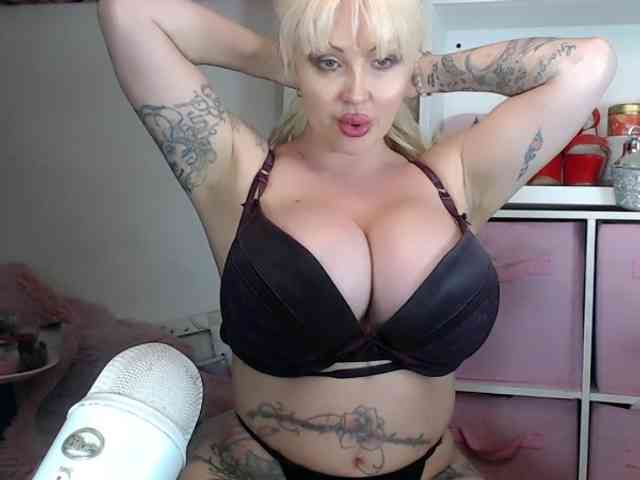 Modella: ElyinkPornsta