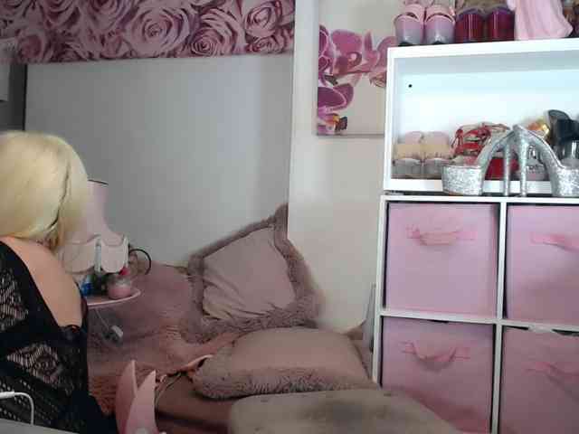 ElyinkPornsta webcam