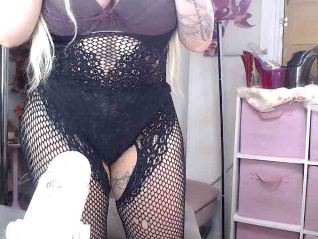 ElyinkPornsta webcam