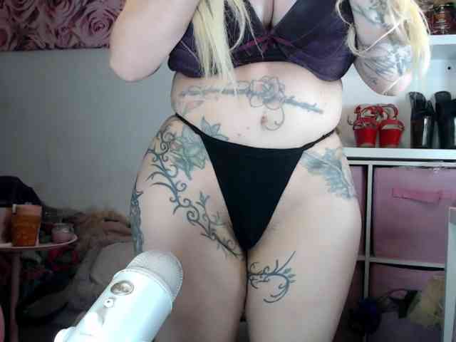 ElyinkPornsta webcam
