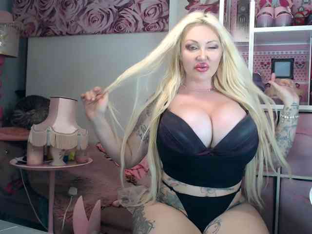 Modella: ElyinkPornsta
