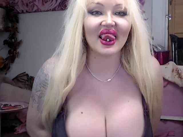 ElyinkPornsta webcam