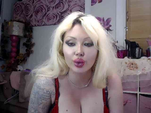 Modella: ElyinkPornsta