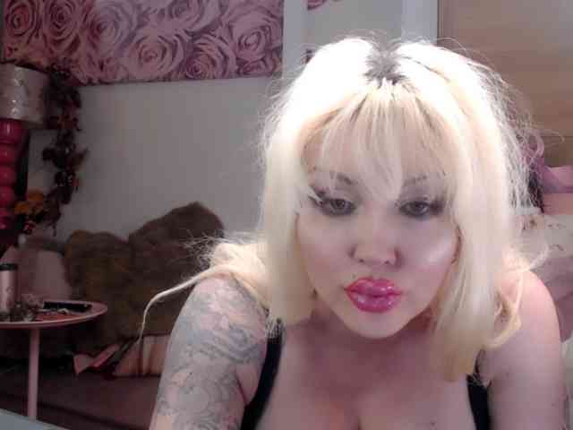 Modella: ElyinkPornsta