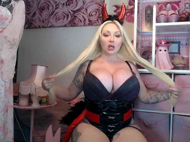 Modella: ElyinkPornsta