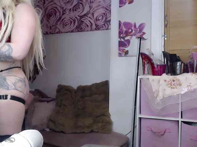 ElyinkPornsta webcam