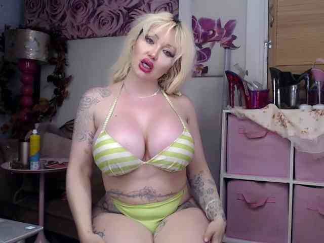 Modella: ElyinkPornsta