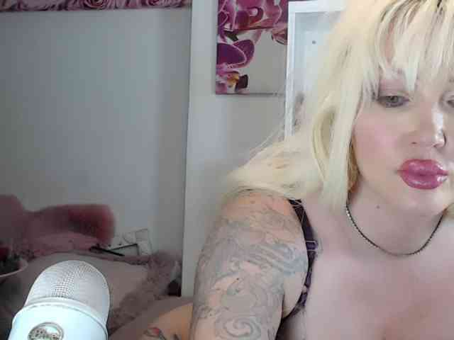 ElyinkPornsta webcam
