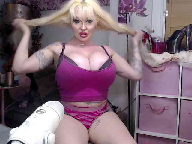 ElyinkPornsta webcam