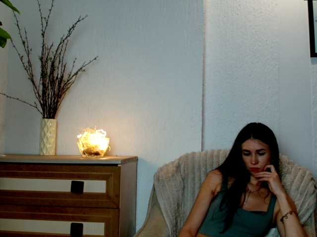 MilfLunna live cam preview
