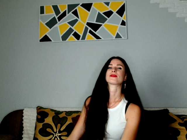 MilfLunna live cam on BongaCams