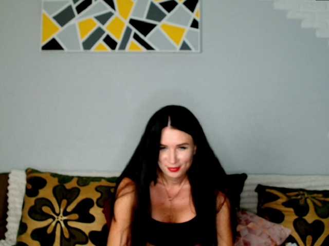 MilfLunna live cam on BongaCams