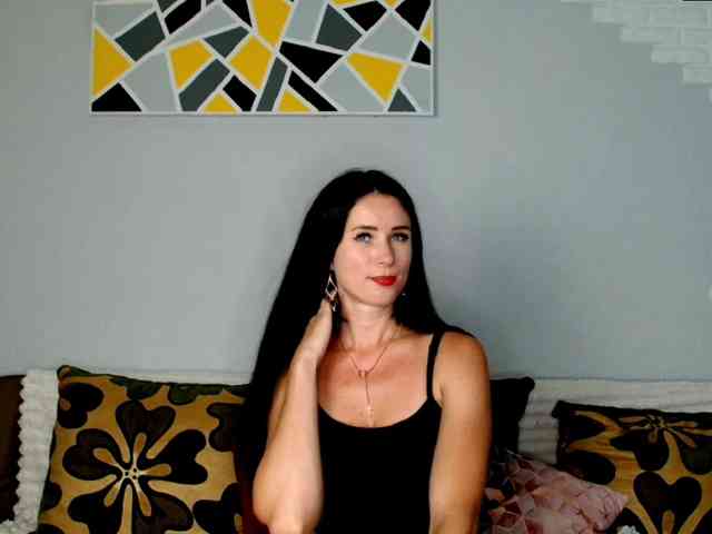 MilfLunna webcam