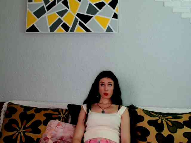 Model: MilfLunna