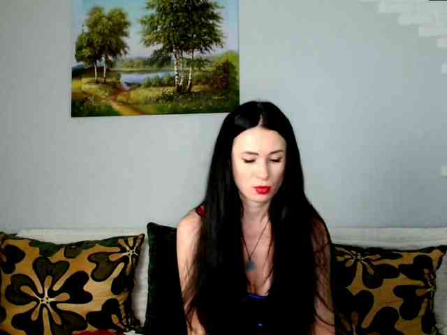 MilfLunna Live Webcam on BongaCams