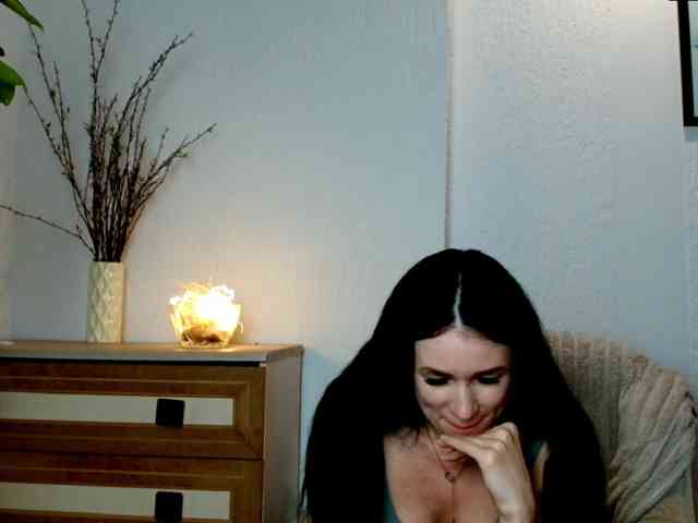 MilfLunna webcam