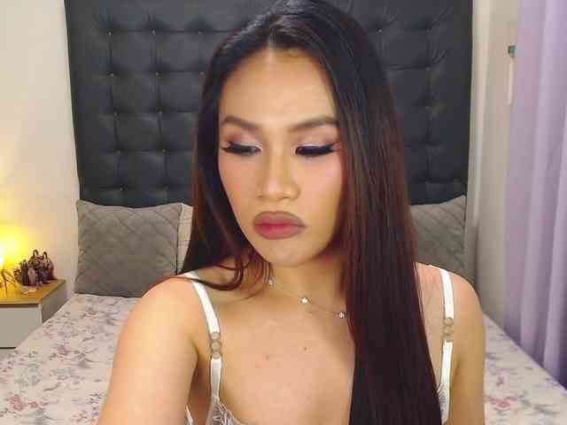 JuviaLockser Live Webcam on BongaCams